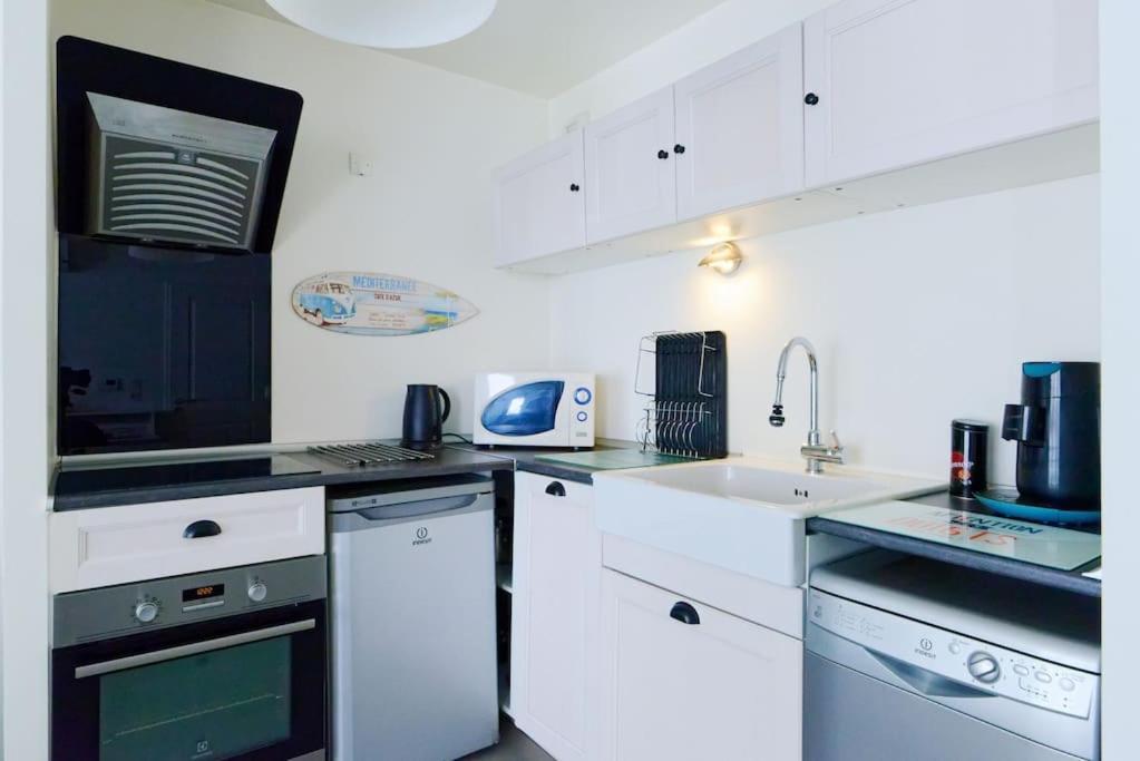 Appartement Super T2 Climatise Avec Balcon A Pied Catalan *