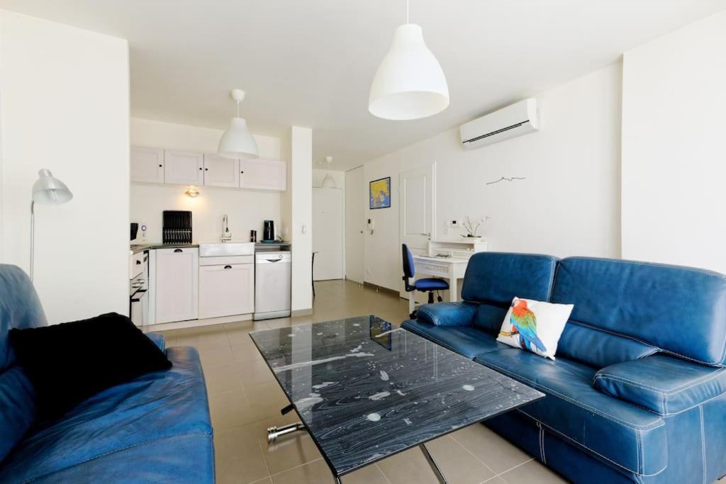 Apartment Super T2 Climatise Avec Balcon A Pied Catalan