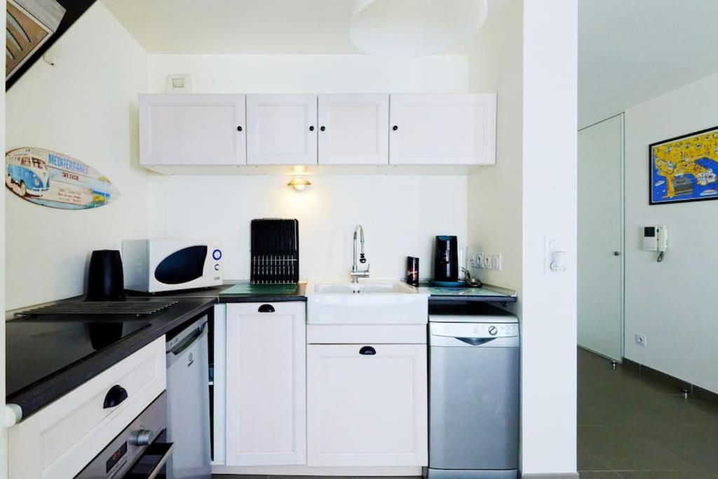 Apartment Super T2 Climatise Avec Balcon A Pied Catalan Marseille